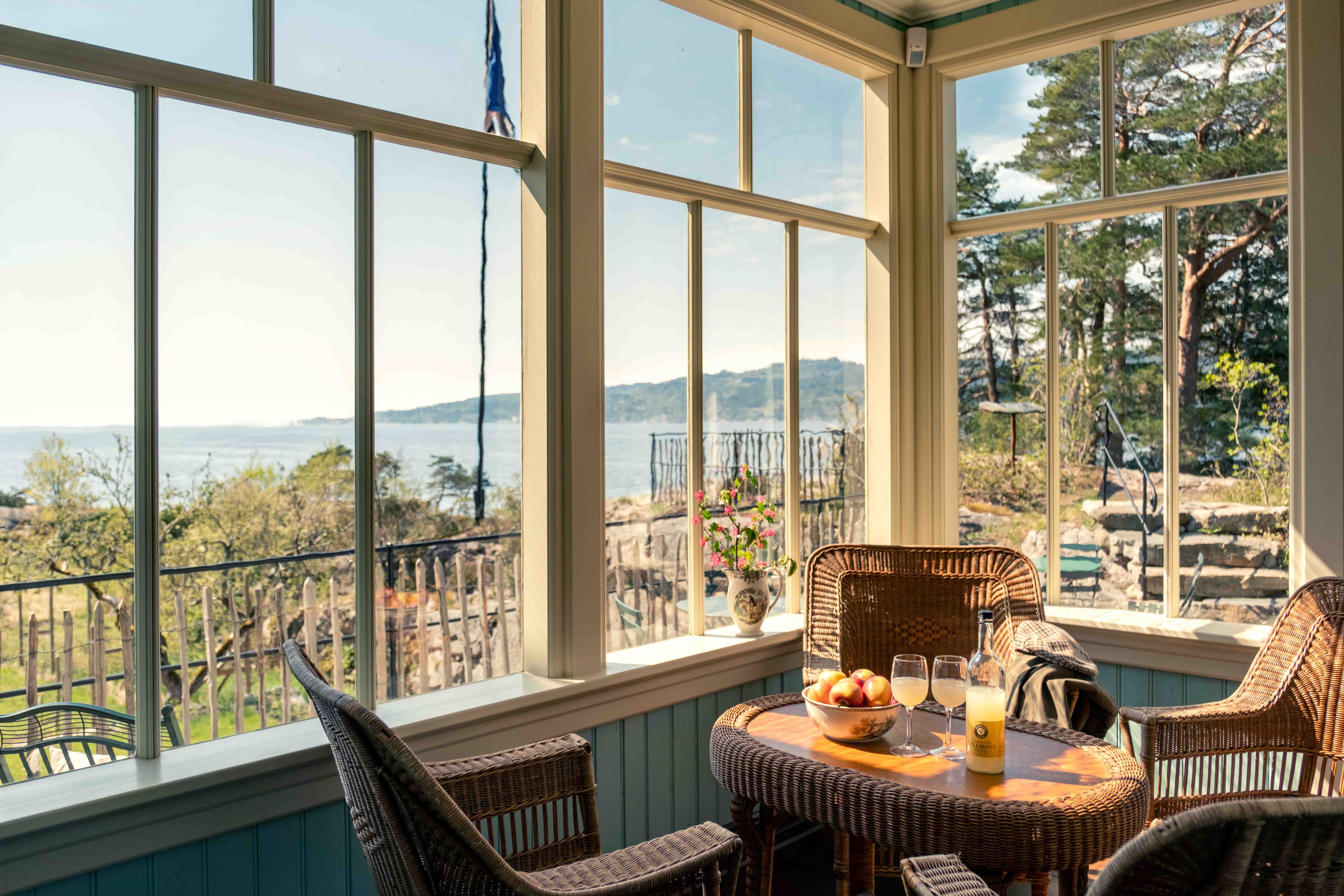 The veranda with views out to the Oslofjord ©Per Sollerman